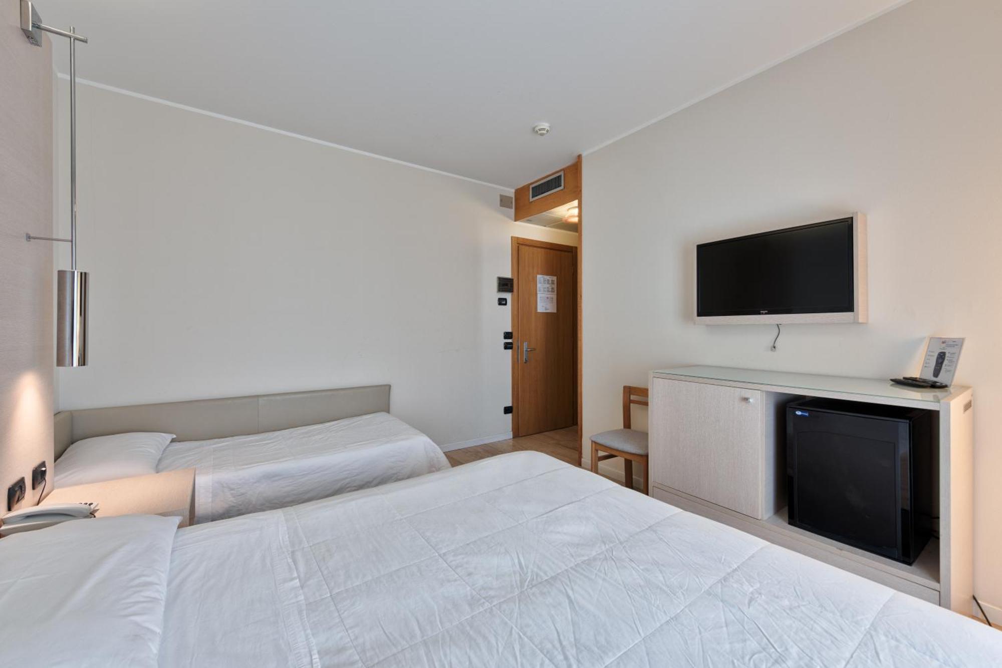 Hotel Columbus Lignano Sabbiadoro Exterior foto